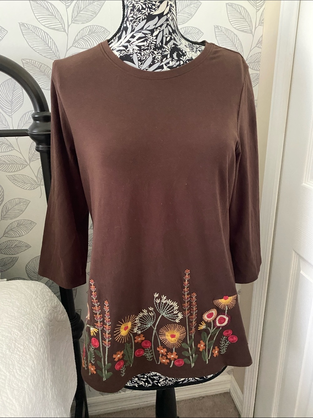 Denim & Company Women’s Brown Embroidered Floral Tunic Top Size L